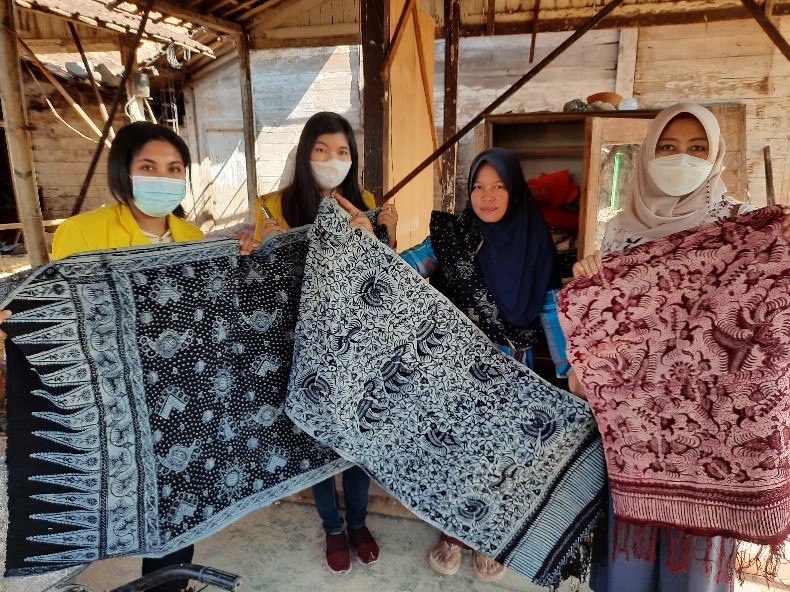 pengrajin batik membuat kain batik termasuk kegiatan,pengrajin batik osing,pengrajin batik osing berasal dari,pengrajin batik banyuwangi,pengrajin batik dapat meningkatkan perkembangan dalam bidang,pengrajin batik osing berasal dari daerah,pengrajin batik osing tinggal di daerah,pengrajin batik di malang,pengrajin batik osing berasal dari kabupaten,pengrajin batik osing tinggal di pesisir timur pulau jawa,pengrajin batik adalah salah satu usaha di bidang,perajin batik akan melakukan kegiatan distribusi pada saat,pengrajin batik betawi,pengrajin batik bandung,pengrajin batik banyak terdapat di daerah,pengrajin batik bekasi,pengrajin batik bali,pengrajin batik memiliki beberapa teknik dalam pembuatannya kecuali,pengrajin batik di bantul,pengrajin batik di jakarta,pengrajin batik cirebon,pengrajin batik cap solo,pengrajin batik cap di yogyakarta,pengrajin batik cap pekalongan,pengrajin batik cap garutan,pengrajin batik trusmi cirebon,pengrajin batik di cirebon,pusat pengrajin batik cirebon,pengrajin batik di tulungagung yang berada di desa bangoan yaitu,pengrajin batik di jogja,pengrajin batik di solo,pengrajin batik di pekalongan,pengrajin batik tulis english,pengrajin batik di bali,pengrajin batik garutan,nama pengrajin batik gajah mada tulungagung,pengrajin batik tulis giriloyo,siapa nama pengrajin batik gajah mada tulungagung,gambar pengrajin batik,pengrajin batik hijau,pengrajin sepatu batik handmade,hak pengrajin batik,hak pengrajin batik osing,pengrajin batik indigo,daerah pengrajin batik indramayu,pengrajin batik terkenal di indonesia,daerah pengrajin batik di indonesia,inovasi pengrajin batik,pengrajin batik jogja,pengrajin batik jenis kegiatan ekonomi,pengrajin batik jambi,pengrajin batik jombang,pengrajin tas batik jogja,sentra pengrajin batik jogja,pengrajin batik kayu jogja,pengrajin batik kebumen,pengrajin batik kediri,pengrajin batik kalimantan,pengrajin kain batik,pengrajin kulit batik,pengrajin batik di klaten,pengrajin batik di karawang,pengrajin batik lebih banyak tinggal di daerah,pengrajin batik lasem,lokasi pengrajin batik terbesar di indonesia,pengrajin batik madura,pengrajin batik merupakan aktivitas masyarakat yang bergerak dalam sektor,pengrajin batik merupakan kegiatan,pengrajin batik memiliki beberapa teknik dalam pembuatannya kecuali a tulis b printing c cap d injak,pengrajin batik malang,pengrajin batik mojokerto,pengrajin batik nganjuk,pengrajin batik pekalongan,pengrajin batik pekalongan murah,pengrajin batik palembang,pengrajin batik papua,pengrajin batik pacitan,pengrajin batik pada,pengrajin pakaian batik,pengrajin daster batik pekalongan,pengrajin batik rumahan merupakan salah satu aktivitas masyarakat yang mempengaruhi pembangunan,pengrajin rok batik,pengrajin batik surabaya,pengrajin batik solo,pengrajin batik semarang,pengrajin batik sragen,pengrajin batik sidoarjo,pengrajin batik sasirangan,pengrajin batik sumenep,pengrajin batik sutra,pengrajin batik tulis,pengrajin batik termasuk kegiatan ekonomi,pengrajin batik tasikmalaya,pengrajin batik tulis solo,pengrajin batik tulis pekalongan,pengrajin batik termasuk ekonomi,pengrajin batik ungaran,strategi pengrajin batik untuk menembus pasar dunia,bagaimana strategi pengrajin batik untuk menembus pasar dunia,apa yang dilakukan pengrajin batik untuk memenuhi permintaan pasar dunia,usaha pengrajin batik,upaya pengrajin batik,pengrajin batik wonogiri,pengrajin batik warna alam,wawancara pengrajin batik,daerah pengrajin batik di wilayah cirebon terdapat di wilayah,pengrajin batik yogyakarta,pengrajin batik yang terkenal di daerah indramayu adalah,daerah pengrajin batik yang terkenal di daerah indramayu adalah,daerah pengrajin batik yang terkenal di indonesia adalah,daerah pengrajin batik yang terkenal di indramayu,pengrajin dompet batik yogyakarta,ayah toni seorang pengrajin batik yang sukses,sebutkan 3 daerah pengrajin batik jumputan,sebutkan 5 daerah pengrajin batik jumputan,pesisir tegese,pesisir selatan jawa,pesisir sendang biru kuwi salah sijine pesisir kabupaten malang tembung wewengkon tegese,pesisir selatan,pesisir selatan jawa itu dimana,pesisir artinya,pesisir selatan jawa timur,pesisir pantai,pesisir adalah,pesisir artine,pesisir adalah brainly,pesisir adalah daerah,pesisir adalah pdf,pesisir adalah daerah pertemuan antara darat dan laut contoh kegiatan penduduk pesisir adalah,pesisir amerika yang diperkirakan akan mengalami upwelling adalah,pesisir barat,pesisir bahasa jawa,pesisir barat krui,pesisir barat sumatera,pesisir barat dimana,pesisir balongan,pesisir bahasa inggrisnya,pesisir balekambang ana ing kutha,pesisir cenderung bersifat,pesisir cirebon,pesisir cafe,pesisir coffee medan,pesisir coffee,pesisir cafe medan,pesisir clothing,pesisir contohnya,pesisir diklasifikasikan sebagai wilayah formal,pesisir dan pantai,pesisir dan pedalaman merupakan contoh kondisi geografi berdasarkan,pesisir dan laut,pesisir dan pedalaman merupakan contoh kondisi geografi berdasarkan titik-titik wilayah,pesisir dan pedalaman merupakan contoh kondisi geografis berdasarkan,pesisir dan pantai dapat dikembangkan sebagai objek wisata,pesisir dan laut sangat penting bagi bangsa indonesia karena,di pesisir,di pesisir pantai,pekerjaan di pesisir pantai,kecelakaan di pesisir probolinggo,kegiatan ekonomi di pesisir pantai,mimpi di pesisir pantai,pesisir eretan,arti pesisir,ekosistem pesisir,ekosistem pesisir pdf,ekosistem pesisir dan laut,epuskesmas pesisir selatan,ekologi pesisir,ekosistem pesisir yang bukan alami adalah,e puskesmas pesisir selatan,e tpp pesisir selatan,e simpeg pesisir selatan,e-pad pesisir selatan,pesisir fashion,foto pesisir pantai,fungsi pesisir,foto pesisir selatan,formasi pesisir barat 2021,fahrurrazi pesisir barat,formasi pesisir selatan 2021,fif pesisir selatan,pesisir gunung kunyit,pesisir gigi,gambar pesisir pantai,gempa pesisir barat hari ini,griya pesisir pantai indrayanti,gambar pesisir,gempa pesisir barat,gempa pesisir selatan,pesisir hujan,hewan pesisir pantai,hotel pesisir selatan,hotel pesisir barat,hotel pesisir pantai jogja,hukum pesisir dan kelautan,hamdanus pesisir selatan,homestay pesisir pantai penarik,pesisir itu apa,pesisir indonesia,pesisir in english,pesisir indrayanti,pesisir indonesia tenggelam,pesisir ivory,pesisir indrayanti ana ing,pesisir indrayanti ada dimana,pesisir jawa,pesisir jawa timur,pesisir jawa bagian selatan yang rawan tsunami paling tepat dilakukan teknik konservasi,pesisir jawa timur adalah,pesisir jawa timur dimana saja,pesisir jatim,pesisir jawa tengah,pesisir jakarta,j&t pesisir selatan,j&t pesisir barat,j&t krui pesisir barat,j&t tapan pesisir selatan,j&t rumbai pesisir,rabab dj pesisir selatan,rabab dj pesisir,pesisir kalianda,pesisir kbbi,pesisir kang endah ngelam ngalami,pesisir kota palu yang rawan tsunami paling tepat jika dilakukan teknik konservasi,pesisir krui,pesisir kota semarang,pesisir kopi,pesisir kekayaan kehidupan laut indonesia sangat melimpah dimana di dalamnya termasuk,pesisir laut,pesisir lombang,pesisir lamongan,pesisir laut adalah,pesisir lampung,pesisir laut selatan,pesisir lampung barat,pesisir laut jawa timur,pesisir merupakan daerah pertemuan antara darat dan laut contoh kegiatan penduduk pesisir adalah,pesisir merupakan lingkungan perbatasan antara,pesisir menghasilkan,pesisir mandeh,pesisir merupakan daerah pertemuan antara daratan dan laut contoh kegiatan penduduk pesisir adalah,pesisir merupakan daerah dekat pantai tanaman yang banyak ditemui di daerah pesisir adalah,pesisir merupakan wilayah peralihan antara perairan laut dan tawar biasanya terdapat di wilayah,pesisir menurut para ahli,pesisirnews,pesisirnasional,pesisir nama lain,pesisir negara,negara pesisir tenggara jazirah arab,narkoba pesisir selatan,ngaras pesisir barat,nelayan pesisir pantai,pesisir official,pesisirone,pesisir online,olx pesisir selatan,ocong pesisir,orang pesisir,operasi pesisir,oyo pesisir selatan,pesisir pulo merah,pesisir pulo merah bahasa jawa,pesisir pantai merupakan wilayah perbatasan antara,pesisir pulo merah bahasa jawa panulisan sing kleru,pesisir pulau merah,pesisir pantai banyak dimanfaatkan manusia sebagai,pesisir probolinggo,quotes pesisir pantai,pesisir resto,pesisir rembang,pesisir riau,pesisir rabbit,pesisir rumbai riau,pesisir rusak,pesisir rumbai rumbai,pesisir raya,pesisir selatan jawa timur meliputi,pesisir suwuk neng kebumen,pesisir seafood,pesisir timur,pesisir timur sumatera,pesisir timur jawa timur,pesisir timur jawa timur meliputi,pesisir timur sumatera lebih berisiko terlanda bencana tsunami dibanding pesisir barat sumatera,pesisir tengah lampung,pesisir timur sumatera utara,kantor j&t pesisir selatan,pesisir utara jawa,pesisir utara,pesisir utara jawa timur,pesisir utara jawa timur meliputi,pesisir utara jawa tengah meliputi,pesisir utara jawa tengah,pesisir ujung timur pulau jawa termasuk dataran,pesisir utara jawa tenggelam,uu pesisir,uu pesisir pantai,uu pesisir dan pulau kecil pdf,uu pesisir 2014,uu pesisir terbaru,uu pesisir dan pulau-pulau kecil reklamasi,uu pesisir di indonesia,uu kelautan dan pesisir,pesisir vector,villa pesisir barat,video pesisir pantai,pesisir vertaling,pesisir watu ulo. yen katulis aksara jawa sing bener yaiku *,pesisir wonogiri,pesisir waduk,pesisir warung,wisata pesisir selatan,wilayah pesisir adalah,wilayah pesisir,wilayah pesisir tempat banyak penduduk bekerja,pesisir yaiku,pesisir yang bergerak maju disebabkan oleh,pesisir yang ada di indonesia,yayasan pesisir lestari,daerah pesisir yang terakhir ditaklukan oleh sultan agung adalah,batik pesisir yaitu,pesisir manakah yang pernah anda kunjungi jelaskan kondisinya,zona pesisir,zonasi pesisir,zona pesisir dan pantai,pesisir selatan zona apa,pesisir barat zona,rumbai pesisir zona merah,perbedaan zona pesisir dan pantai,pengertian zona pesisir,kodim 0311 pesisir selatan,covid 19 pesisir selatan,sman 1 pesisir tengah krui,sman 1 pesisir selatan,man 1 pesisir selatan,mtsn 1 pesisir selatan,mtsn 11 pesisir selatan,mtsn 12 pesisir selatan,smkn 1 pesisir barat,sman 1 pesisir,elearning man 1 pesisir barat,logo sman 1 pesisir tengah,anak pesisir 2012. sejarah perkembangan bahasa indonesia,man 2 pesisir selatan,pilkada 2020 pesisir barat,mtsn 2 pesisir selatan,pesisir barat cpns 2021,imsakiyah 2021 pesisir selatan,smpn 2 pesisir tengah,pesisir 2,sma 2 pesisir selatan,smk 2 pesisir selatan,ppdb man 2 pesisir selatan,logo man 2 pesisir selatan,man 3 pesisir selatan,mtsn 3 pesisir selatan,3 manfaat pesisir,3 ciri batik pesisir,3 ciri ciri pesisir,mtsn 4 pesisir selatan,man 4 pesisir selatan,spse 4 pesisir selatan,4 pekerjaan di pesisir pantai,4 fungsi ekosistem pesisir dan laut,mtsn 5 pesisir selatan,sebutkan 5 pesisir,5. batik pesisir memiliki ciri khas,5 pekerjaan pesisir,5 contoh batik pesisir,ppdb mtsn 5 pesisir selatan,pendaftaran mtsn 5 pesisir selatan,5 pekerjaan di pesisir,mtsn 7 pesisir selatan,mtsn 8 pesisir selatan